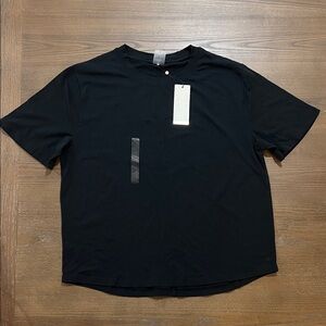 CALIA by Carrie Underwood Black Short Sleeve Tee